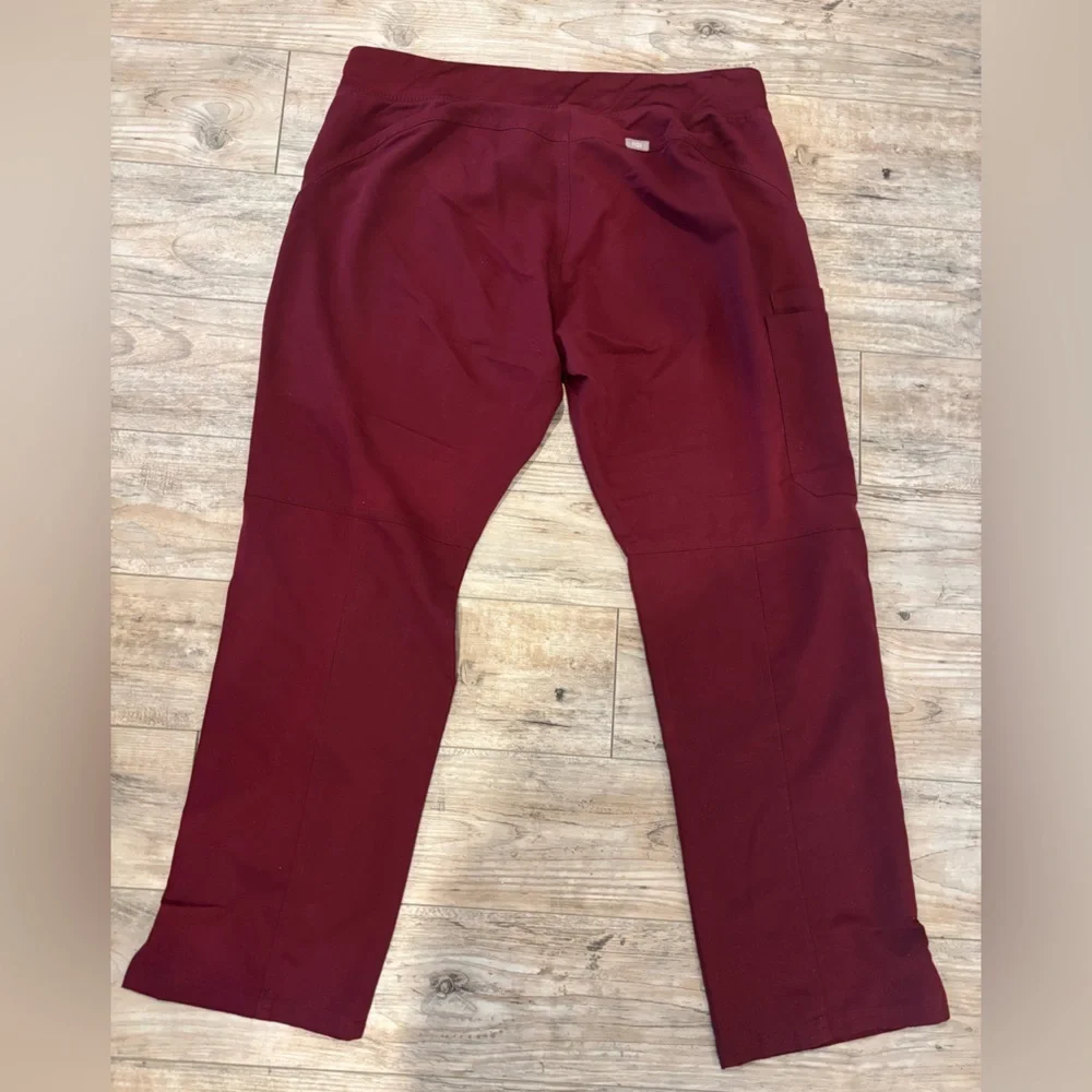 Figs comfortable maroon